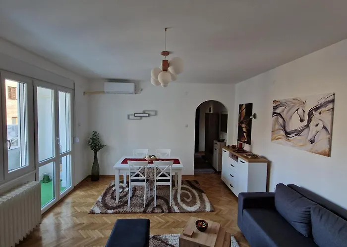 Cashin Apartment