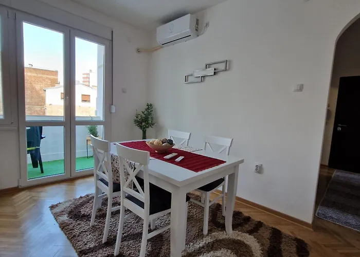 Cashin Apartment