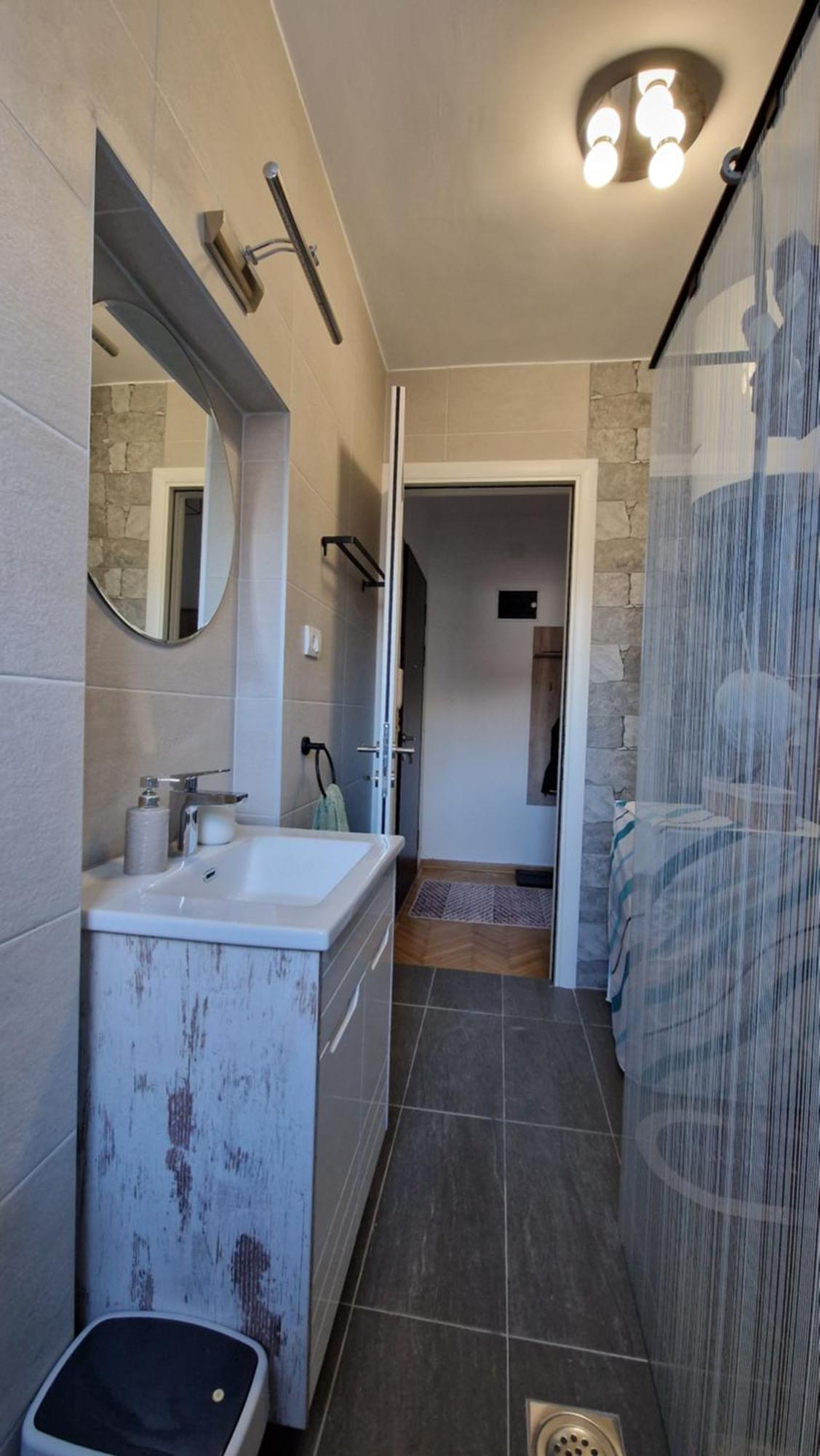 Cashin Apartment
